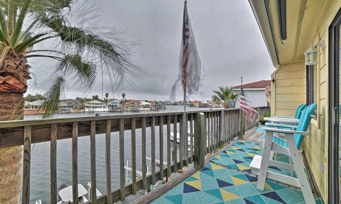 Corpus Christi Apartment | Waterfront Luxury House Dock, Fire Pit and Fishing