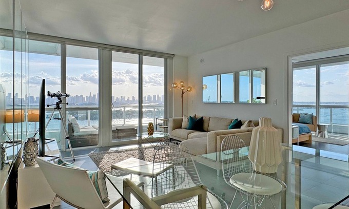 West Avenue Condo | Waterfront Luxury: South Beach 2Bed/2Bath Boutique Condo, Panoramic Views