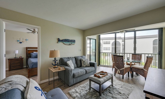 Marco Island Condo | Waterfront Marco Island Condo w/Pool + Hot Tub!