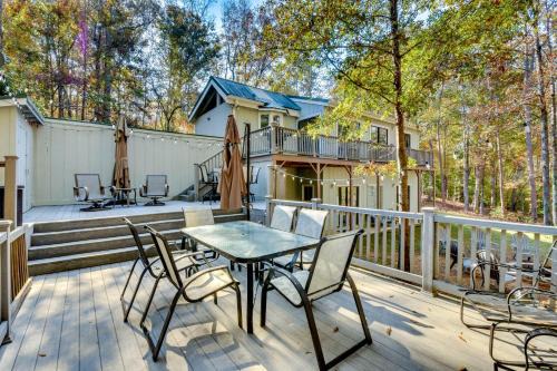 Martin House | Waterfront Martin Home with Fire Pit and Large Deck