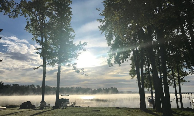 Levering House | Waterfront MI Cottage on Douglas Lake between Petoskey & Mackinaw City