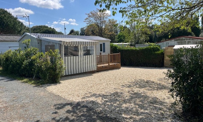 Fouras House | Waterfront mobile home Port des Barques 17 (in residential park)