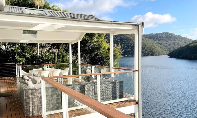 Berowra Waters House | Waterfront modern property w/boat, outside hot tub, SUPs, kayaks, fishing equip