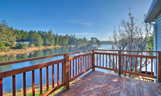 North Bend House | Waterfront North Bend Home: 9 Miles into Town