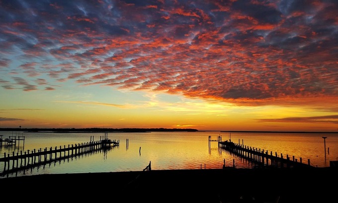 Colington House | Waterfront❤️of KDH, WiFi, Dogs ✔️, Kayak, Beach Chairs, Bikes~Gorgeous Sunsets🌅