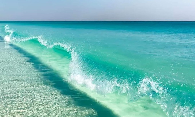 Santa Rosa Beach House | Waterfront Party Palace! Weekend Dream Maker with Vegas Size Craps Table