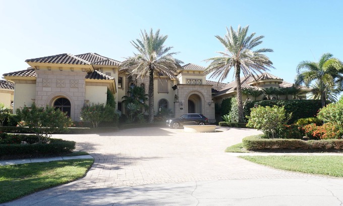 Marco Island House | Waterfront Paradise in Marco Island