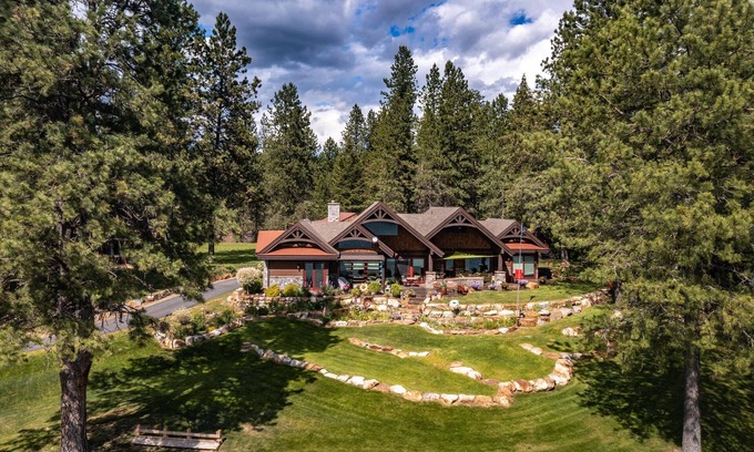 Sandpoint House | Waterfront paradise