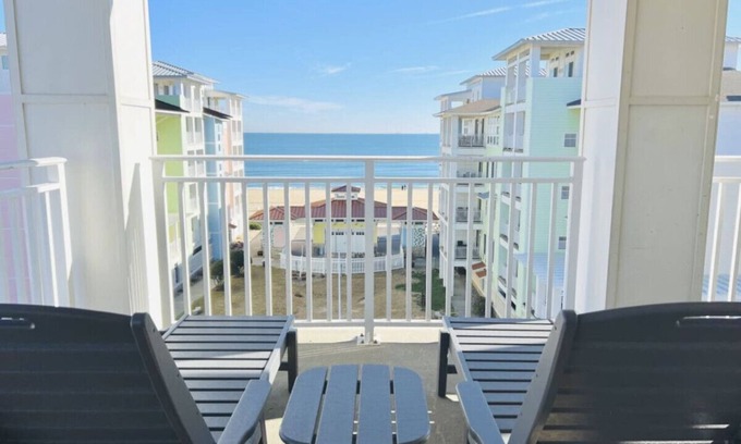 Sandbridge Condo | Waterfront Penthouse! 4bd/4Bth, 3000 sqft, 2 Decks