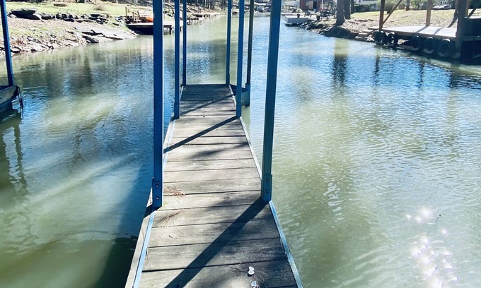 Piney House | Waterfront~pool! Sleeps 35 ~ Boat-Kayak-hike and more!