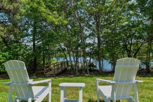 West Dennis House | Waterfront Private Dock Peaceful Retreat