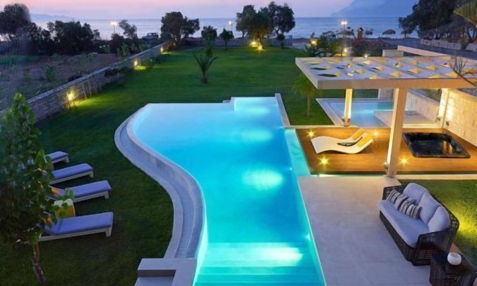 Nopigia Villa | Waterfront Private Peaceful Luxury Family-Friendly ONLY 10 steps from the sea