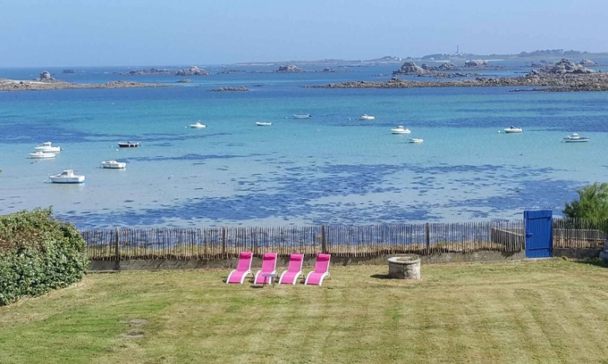 Santec House | Waterfront property with superb views. Withdrawal 26/07 to 02/08