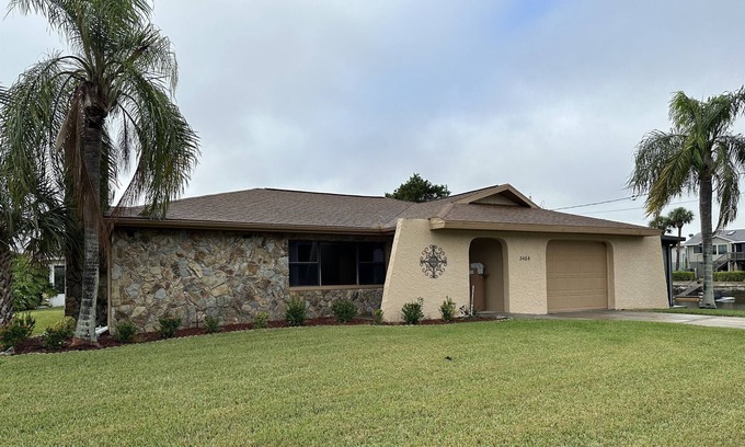 Spring Hill House | Waterfront Ranch with Dock Close To Dining/Shopping