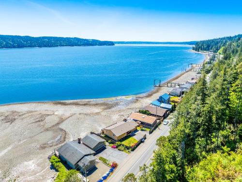 Hoodsport House | Waterfront Retreat, Relaxation, Fun in Hood Canal