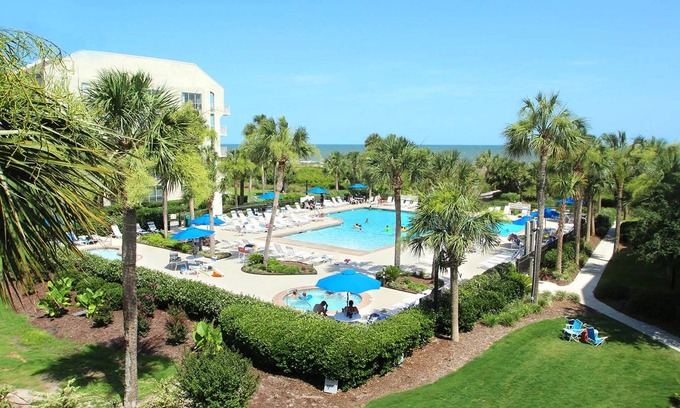 Hilton Head Island Condo | Waterfront Retreat with Shared Pool, Hot Tub & Tennis - Walk to Beach & Coligny