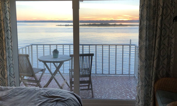 Crescent Beach Condo | Waterfront Sanctuary/ plus use of 2 Kayaks...FREE!