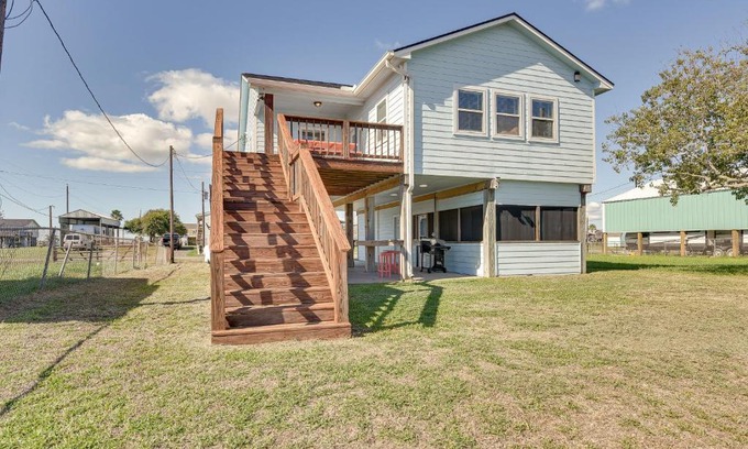 Cedar Lane House | Waterfront Sargent Home with Kayaks and Boat Dock!