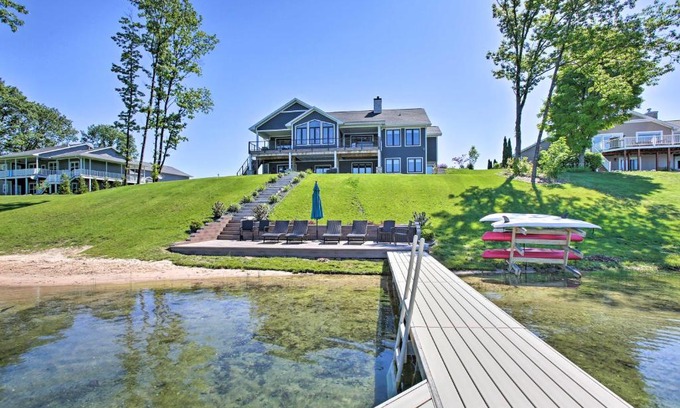 Traverse City House | Waterfront Silver Lake Home with Private 40 Dock!