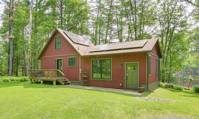 Town of Highland Apartment | Waterfront Studio w/Loft & Dock Near Narrowsburg!