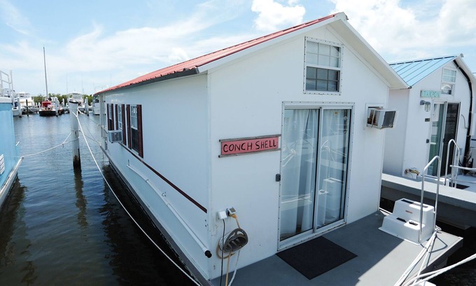 Tavernier Boat Rental | Waterfront Sunset View Aqua Villa at Conch Shell @ Mangrove Resort LLC