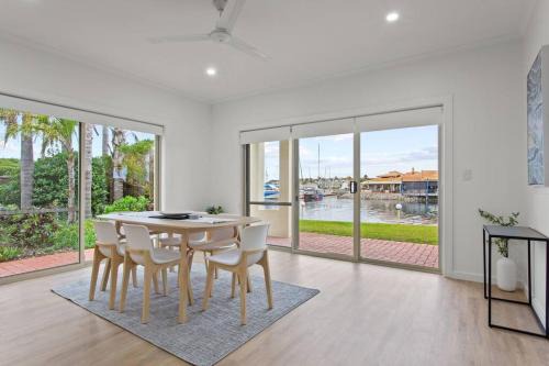 Port Lincoln Apartment | Waterfront Townhouse - Picturesque Marina Views