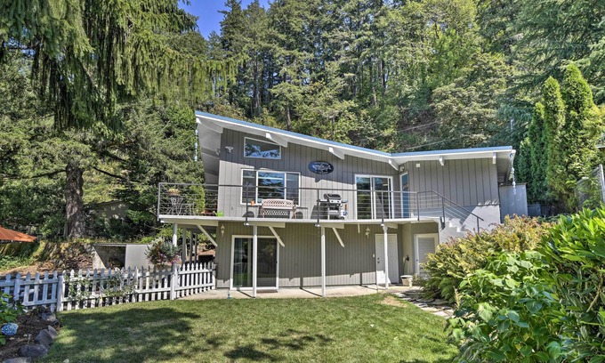 Troutdale House | Waterfront Troutdale Hideaway: Sandy River Fishing