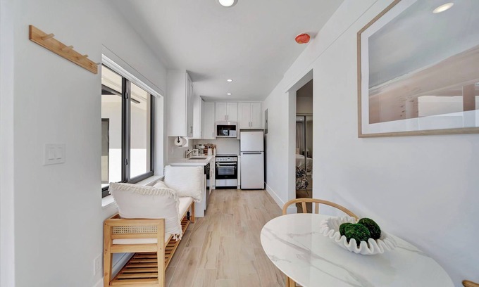 Coral Ridge Apartment | Waterfront Unit #1 20 Min Walk to Beach, Shops and Restaurants