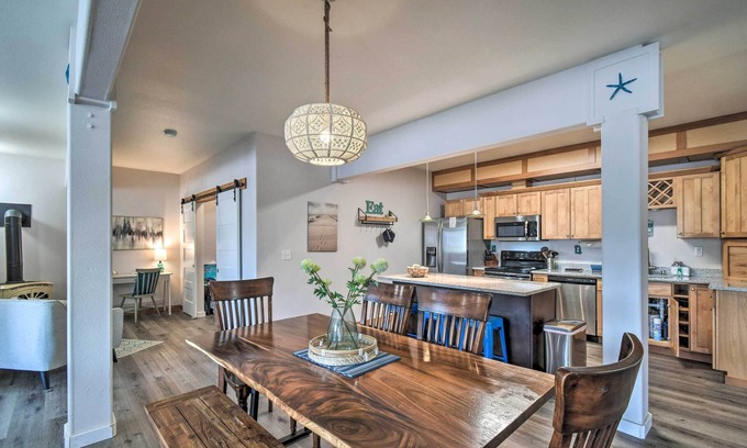 Ocean Shores Condo | Waterfront Vacation Rental in Ocean Shores