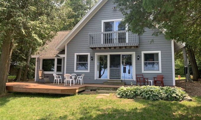 Gills Rock House | Waterfront vacation home on Garrett Bay with private dock (summer season)