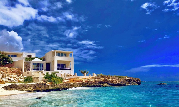South Hill Villa | Waterfront Villa, 2 Beaches, Snorkeling, Private Pool, & Spectacular Views
