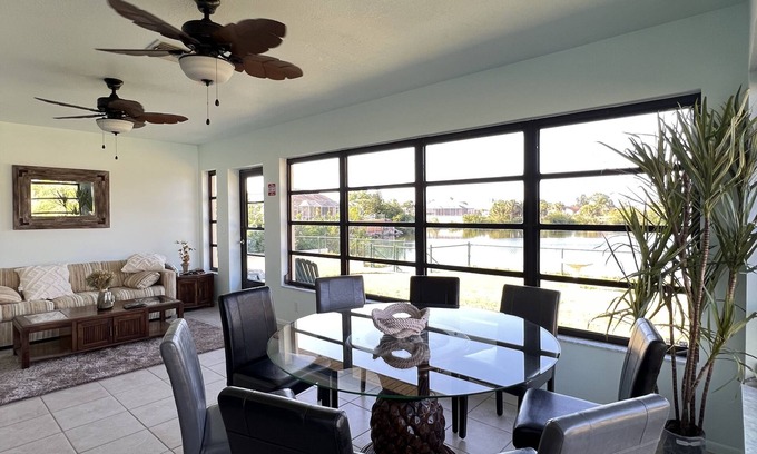 Warm Mineral Springs House | Waterfront Villa at Warm Mineral Springs