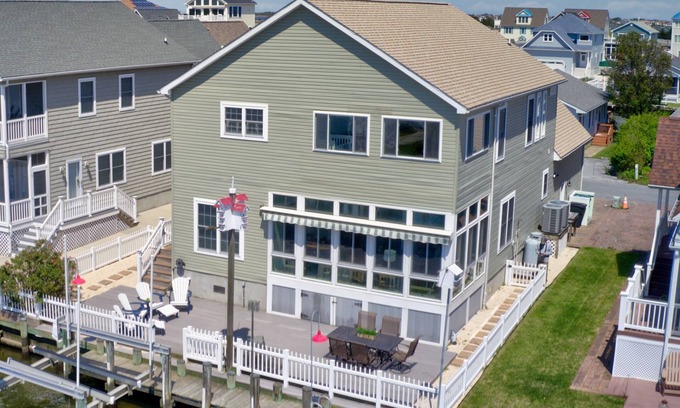 Selbyville House | Waterfront w/Multiple Masters, Great for Family Gatherings