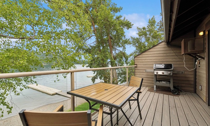 Whitefish Condo | Waterfront Whitefish Lake Condo 5BU | 1 Bed, 1 Bath