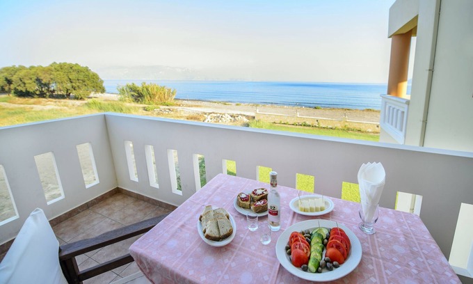 Nopigia Apartment | Waterfront with Extraordinary View, Erato