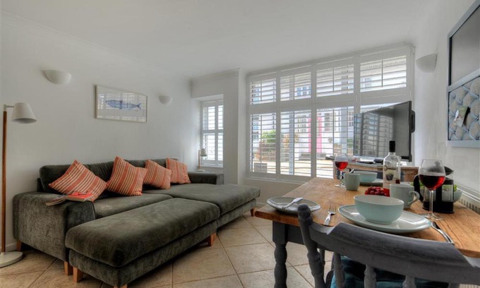 Charmouth Apartment | Waterloo Place