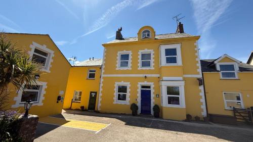 Chard Hotel | Watermead House