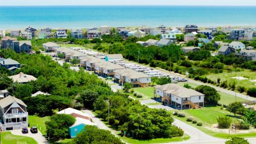 Waves Apartment | Watermen's Cabana 2C - 3-bedroom, 2-bathroom apartment - Walk to beach and access to REAL Watersports