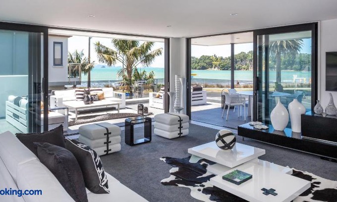 Whitianga Bed & Breakfast | Waters Edge B&B