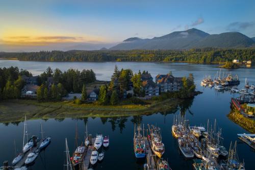 Ucluelet Hotel | Waters Edge Shoreside Suites