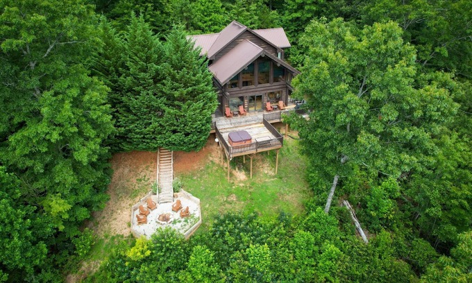 Bryson City Cabin | Watershed 8 - Breathtaking Views from Hot Tub and Firepit
