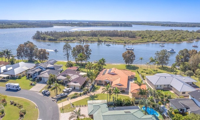 Yamba House | Waterside Escape - Your perfect holiday retreat in the beautiful town of Yamba.