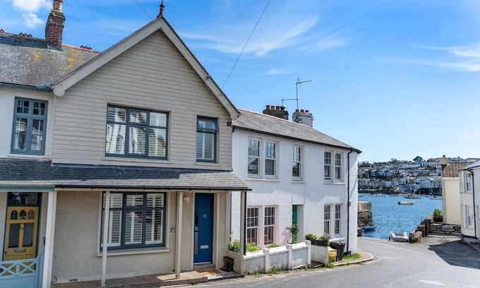 Flushing House | Waterside house with sea views