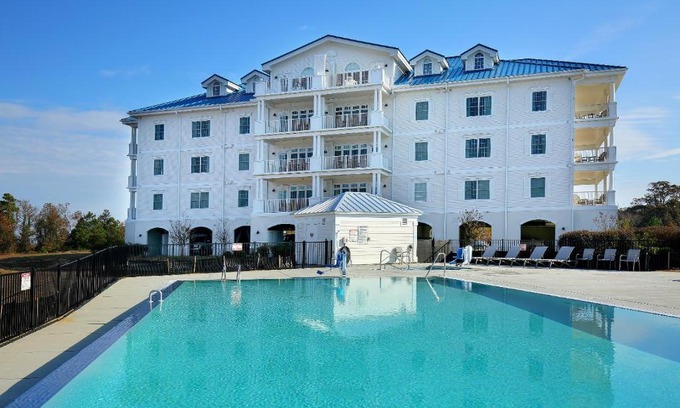 Roper Hotel | Waterside Resort