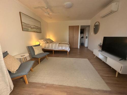 Cairns North Apartment | Waterside Studio NorthShore Tower