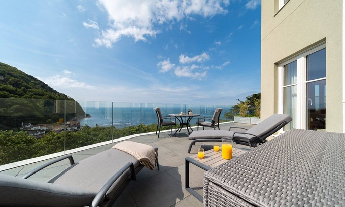 Lynmouth Apartment | Watersmeet View, a luxury 2 bedroom, seaside holiday apartment in Lynmouth sleeping 4