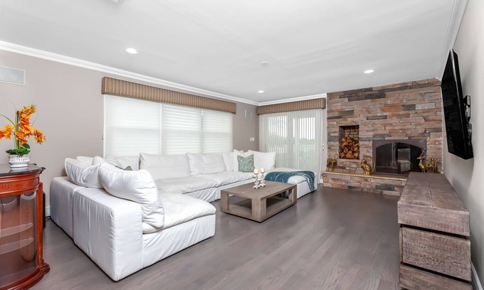 Lido Beach House | Waterview beach House with Private Beach