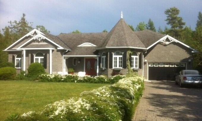 Saugeen Shores Cottage | Waterview Executive Cottage - Port Elgin, Ontario