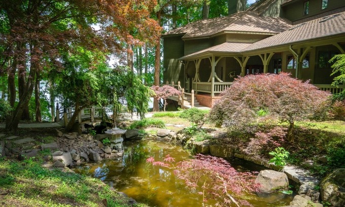 Midlothian House | “WaterView” Iconic Gem waterfront property w/walking trails