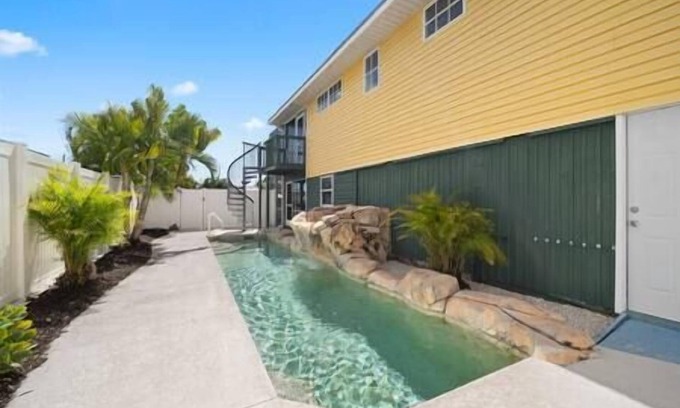 East Naples House | Waterview Naples Retreat
